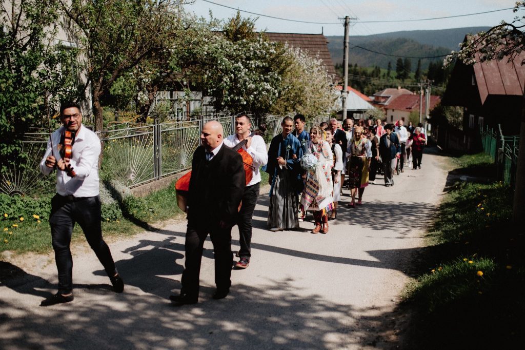 svadobný sprievod na Šumiaci
