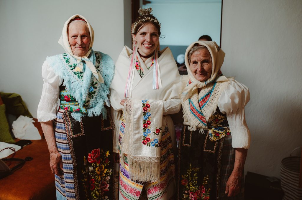 Šumiacky svadobný kroj